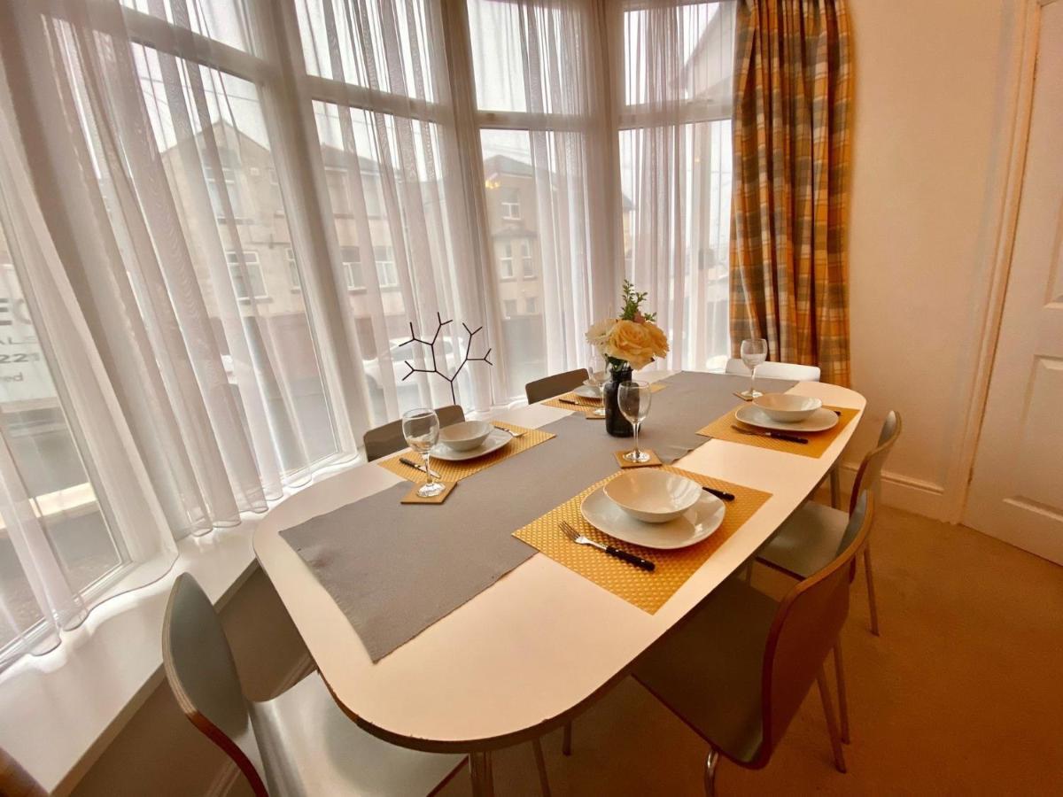 Blackpool Abode - The Buttercup Suite Extérieur photo
